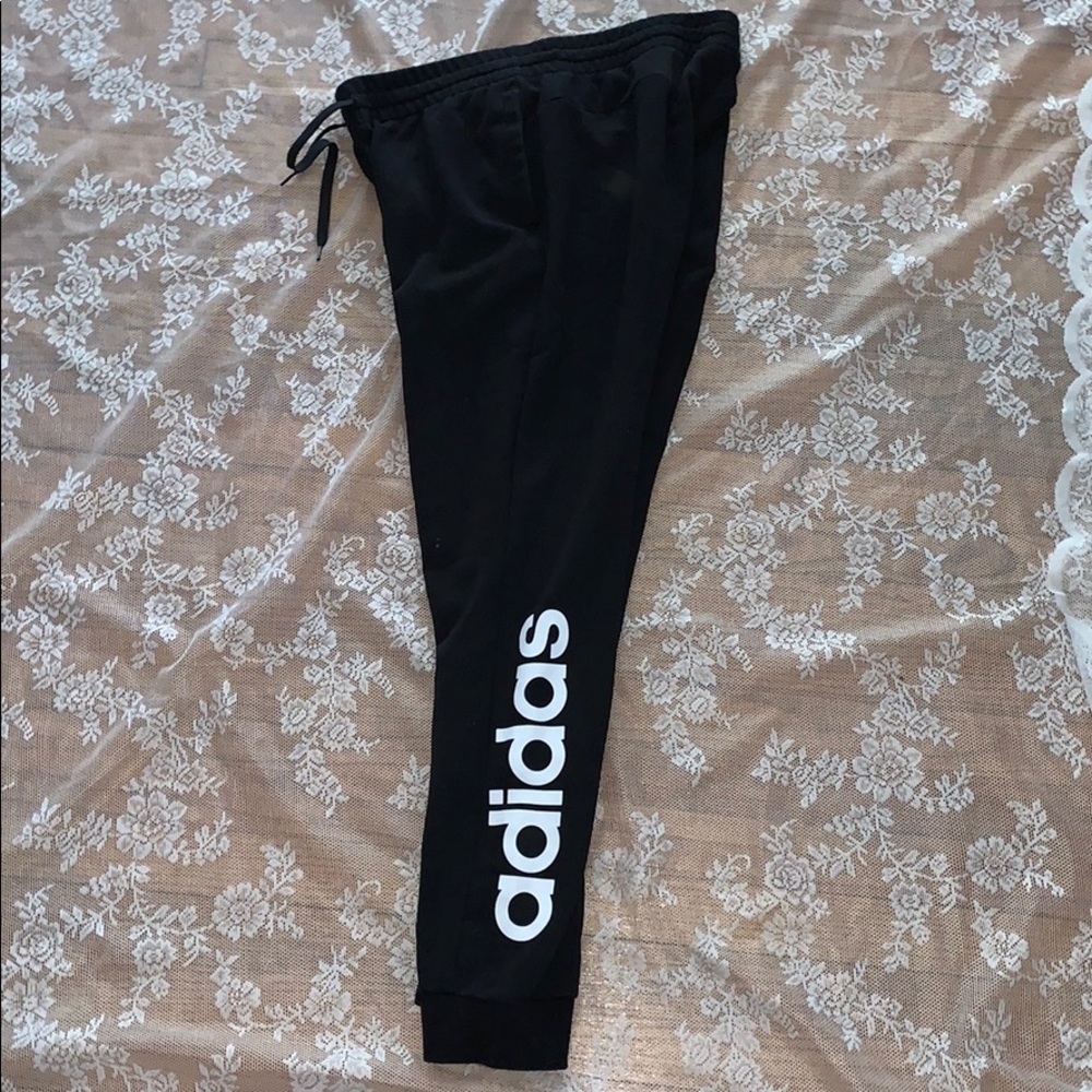 🖤Adidas sweatpants/joggers🖤